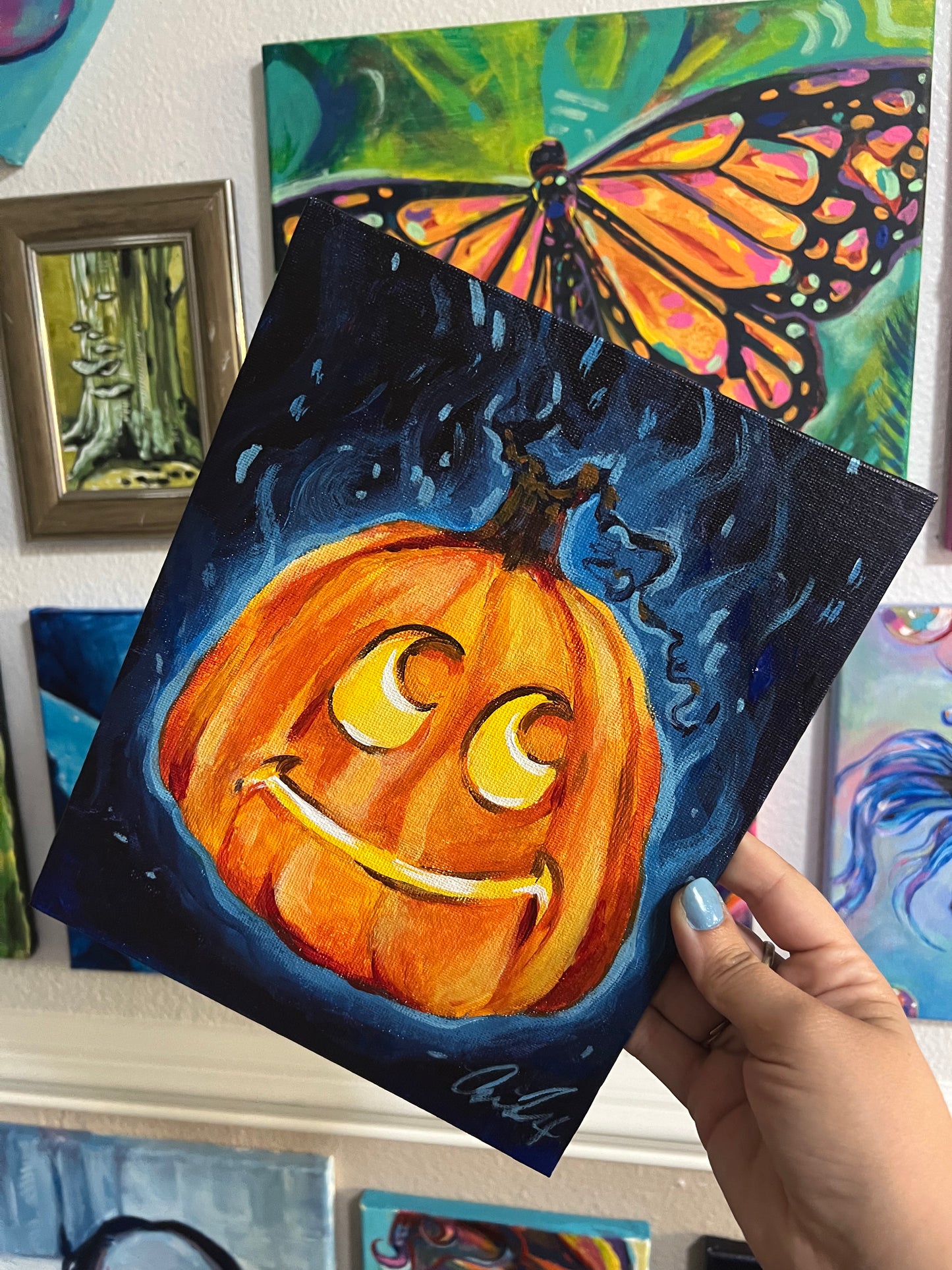 Glowing happy pumpkin